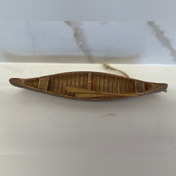 Canoe with Oars Ornament Resin - Picture 3 of 4